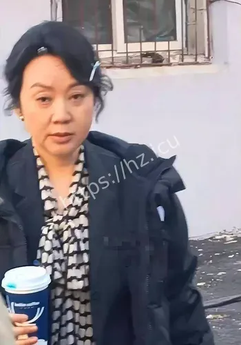 闫妮菜市状态在线